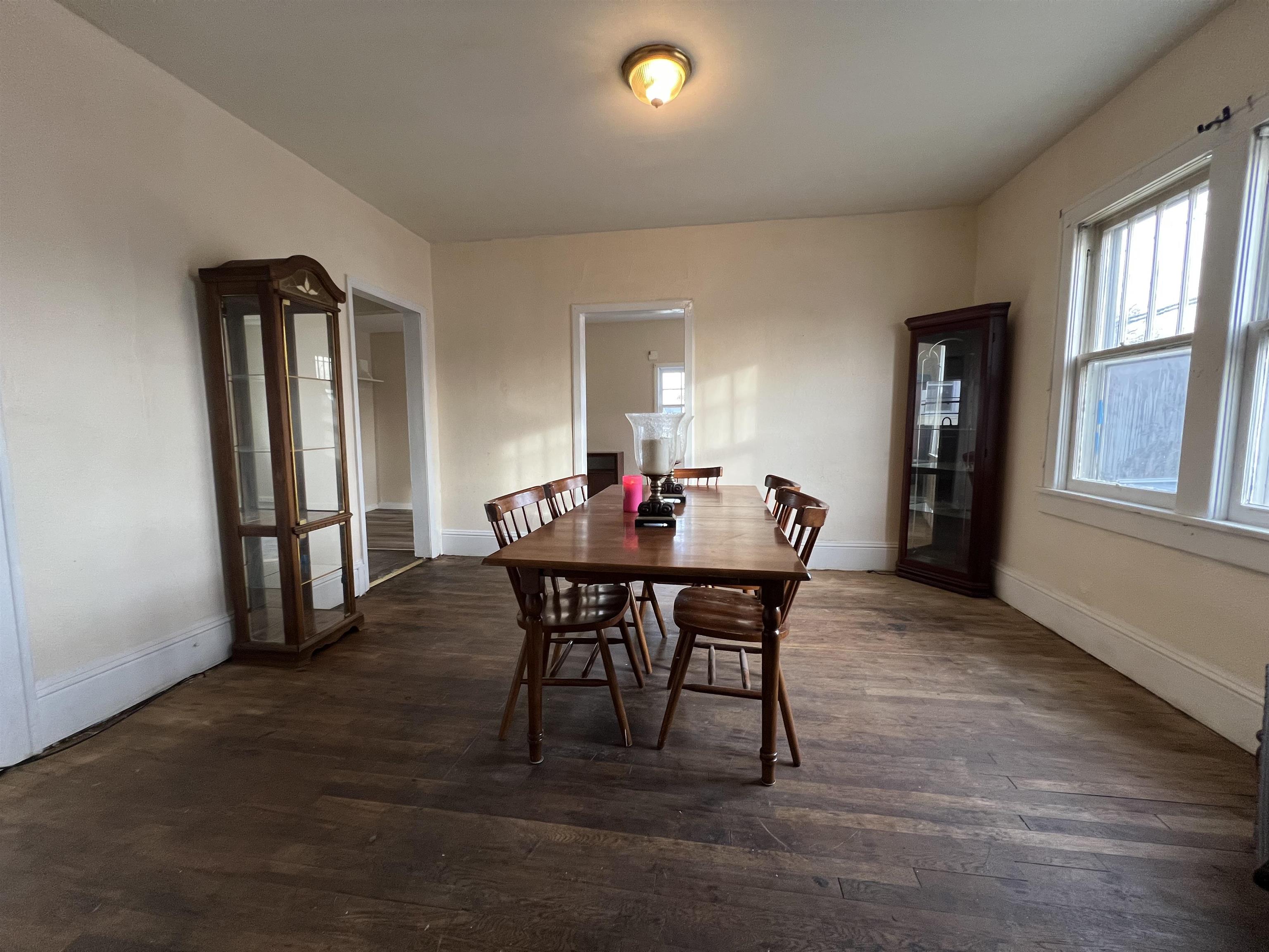 220 ELIZABETH AVE, WAYNESBORO, Virginia 22980, 3 Bedrooms Bedrooms, ,1 BathroomBathrooms,Residential,220 ELIZABETH AVE,672223 MLS # 672223