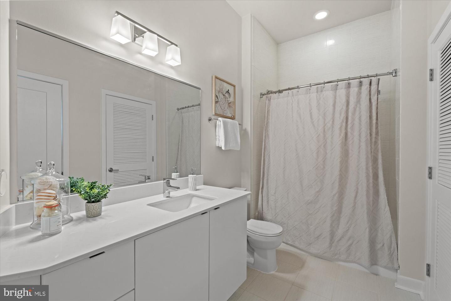 460 NEW YORK NW #304, WASHINGTON, District Of Columbia 20001, 1 Bedroom Bedrooms, ,1 BathroomBathrooms,Residential,For sale,460 NEW YORK NW #304,DCDC2239280 MLS # DCDC2239280