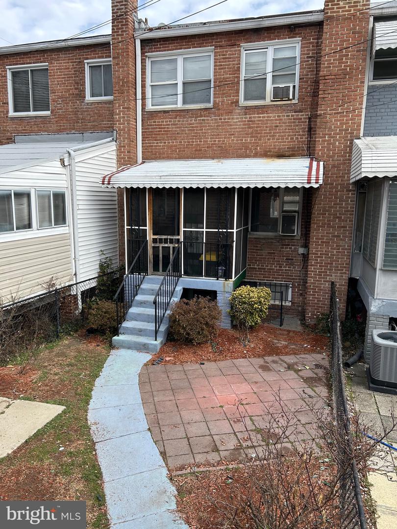 6426 NORTH CAPITOL ST NW, WASHINGTON, District Of Columbia 20012, 4 Bedrooms Bedrooms, ,1 BathroomBathrooms,Residential,For sale,6426 NORTH CAPITOL ST NW,DCDC2243112 MLS # DCDC2243112