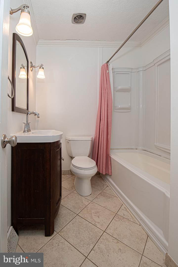 202 POE DR, FRONT ROYAL, Virginia 22630, 4 Bedrooms Bedrooms, ,2 BathroomsBathrooms,Residential,For sale,202 POE DR,VAWR2013230 MLS # VAWR2013230 202 POE DR, FRONT ROYAL, Virginia 22630, 4 Bedrooms Bedrooms, ,2 BathroomsBathrooms,Residential,For sale,202 POE DR,VAWR2013230 MLS # VAWR2013230