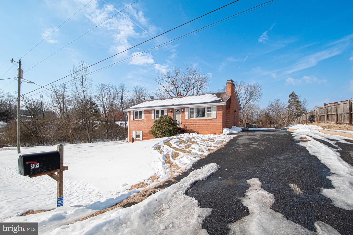 202 POE DR, FRONT ROYAL, Virginia 22630, 4 Bedrooms Bedrooms, ,2 BathroomsBathrooms,Residential,For sale,202 POE DR,VAWR2013230 MLS # VAWR2013230 202 POE DR, FRONT ROYAL, Virginia 22630, 4 Bedrooms Bedrooms, ,2 BathroomsBathrooms,Residential,For sale,202 POE DR,VAWR2013230 MLS # VAWR2013230