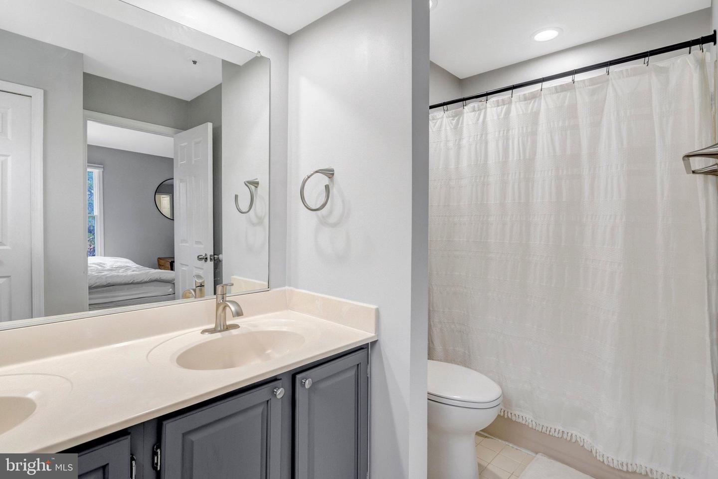 7938 BLUE GRAY CIR, MANASSAS, Virginia 20109, 3 Bedrooms Bedrooms, 7 Rooms Rooms,3 BathroomsBathrooms,Residential,For sale,7938 BLUE GRAY CIR,VAPW2111410 MLS # VAPW2111410