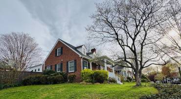 100 E MAPLE ST, ALEXANDRIA, Virginia 22301, 4 Bedrooms Bedrooms, ,3 BathroomsBathrooms,Residential,For sale,100 E MAPLE ST,VAAX2053686 MLS # VAAX2053686