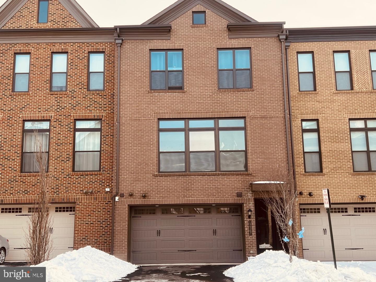 12267 SWEET WILLOW LN, FAIRFAX, Virginia 22030, 3 Bedrooms Bedrooms, ,2 BathroomsBathrooms,Residential,For sale,12267 SWEET WILLOW LN,VAFX2288634 MLS # VAFX2288634 12267 SWEET WILLOW LN, FAIRFAX, Virginia 22030, 3 Bedrooms Bedrooms, ,2 BathroomsBathrooms,Residential,For sale,12267 SWEET WILLOW LN,VAFX2288634 MLS # VAFX2288634