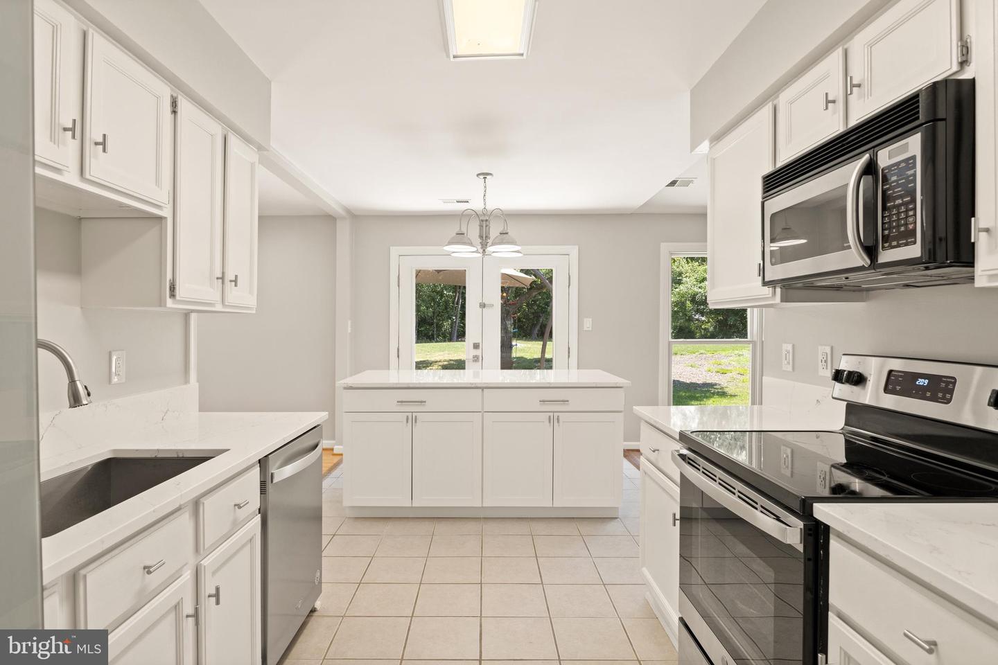 35159 ROSECROFT LN, MIDDLEBURG, Virginia 20117, 3 Bedrooms Bedrooms, ,2 BathroomsBathrooms,Residential,For sale,35159 ROSECROFT LN,VALO2115226 MLS # VALO2115226