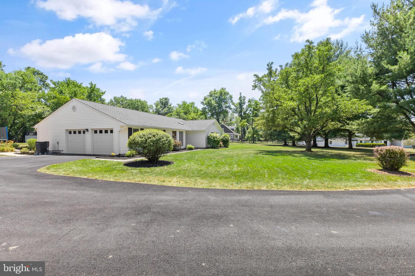 35159 ROSECROFT LN, MIDDLEBURG, Virginia 20117, 3 Bedrooms Bedrooms, ,2 BathroomsBathrooms,Residential,For sale,35159 ROSECROFT LN,VALO2115226 MLS # VALO2115226