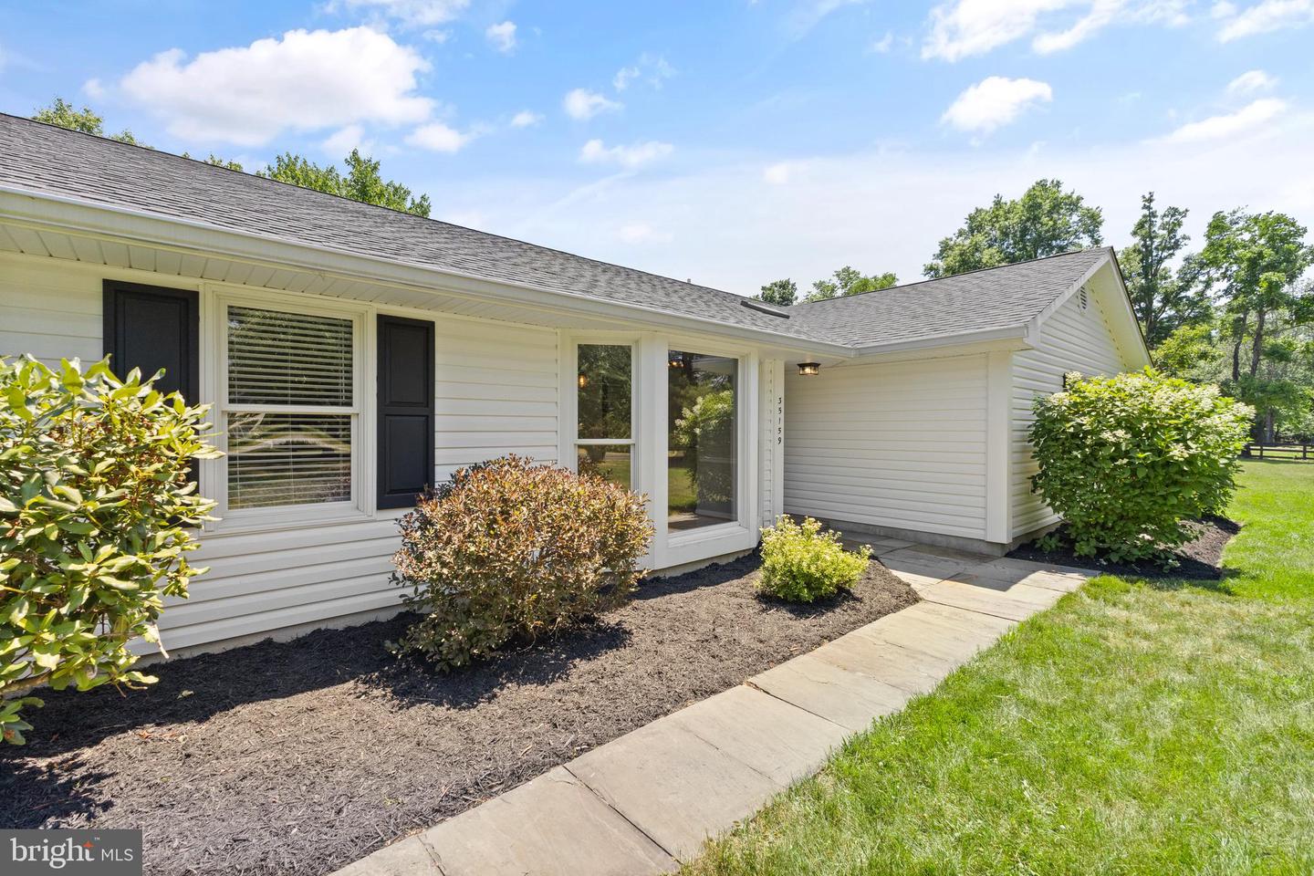 35159 ROSECROFT LN, MIDDLEBURG, Virginia 20117, 3 Bedrooms Bedrooms, ,2 BathroomsBathrooms,Residential,For sale,35159 ROSECROFT LN,VALO2115226 MLS # VALO2115226