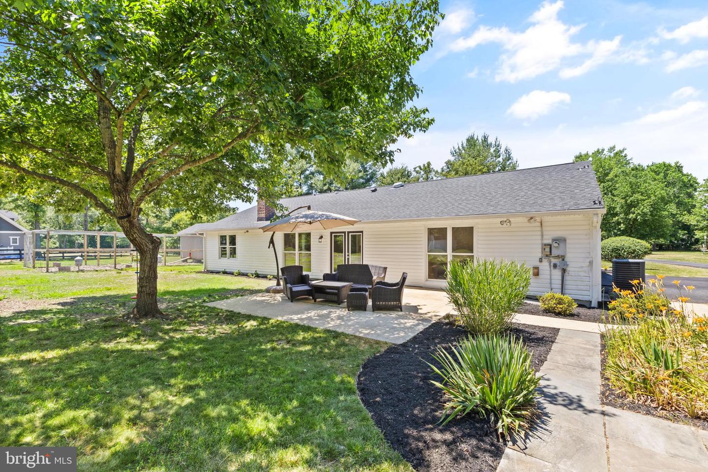 35159 ROSECROFT LN, MIDDLEBURG, Virginia 20117, 3 Bedrooms Bedrooms, ,2 BathroomsBathrooms,Residential,For sale,35159 ROSECROFT LN,VALO2115226 MLS # VALO2115226