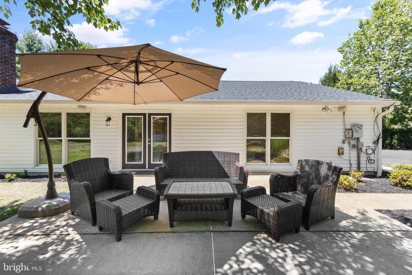 35159 ROSECROFT LN, MIDDLEBURG, Virginia 20117, 3 Bedrooms Bedrooms, ,2 BathroomsBathrooms,Residential,For sale,35159 ROSECROFT LN,VALO2115226 MLS # VALO2115226