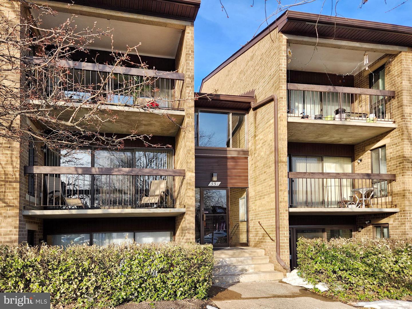 551 FLORIDA AVE #202, HERNDON, Virginia 20170, 2 Bedrooms Bedrooms, ,2 BathroomsBathrooms,Residential,For sale,551 FLORIDA AVE #202,VAFX2290798 MLS # VAFX2290798 551 FLORIDA AVE #202, HERNDON, Virginia 20170, 2 Bedrooms Bedrooms, ,2 BathroomsBathrooms,Residential,For sale,551 FLORIDA AVE #202,VAFX2290798 MLS # VAFX2290798