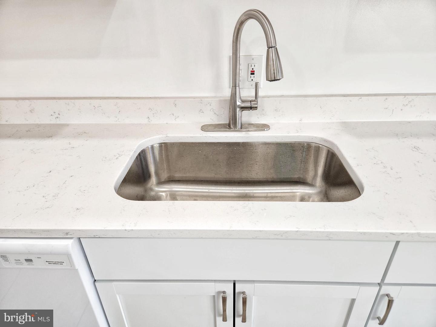 551 FLORIDA AVE #202, HERNDON, Virginia 20170, 2 Bedrooms Bedrooms, ,2 BathroomsBathrooms,Residential,For sale,551 FLORIDA AVE #202,VAFX2290798 MLS # VAFX2290798 551 FLORIDA AVE #202, HERNDON, Virginia 20170, 2 Bedrooms Bedrooms, ,2 BathroomsBathrooms,Residential,For sale,551 FLORIDA AVE #202,VAFX2290798 MLS # VAFX2290798