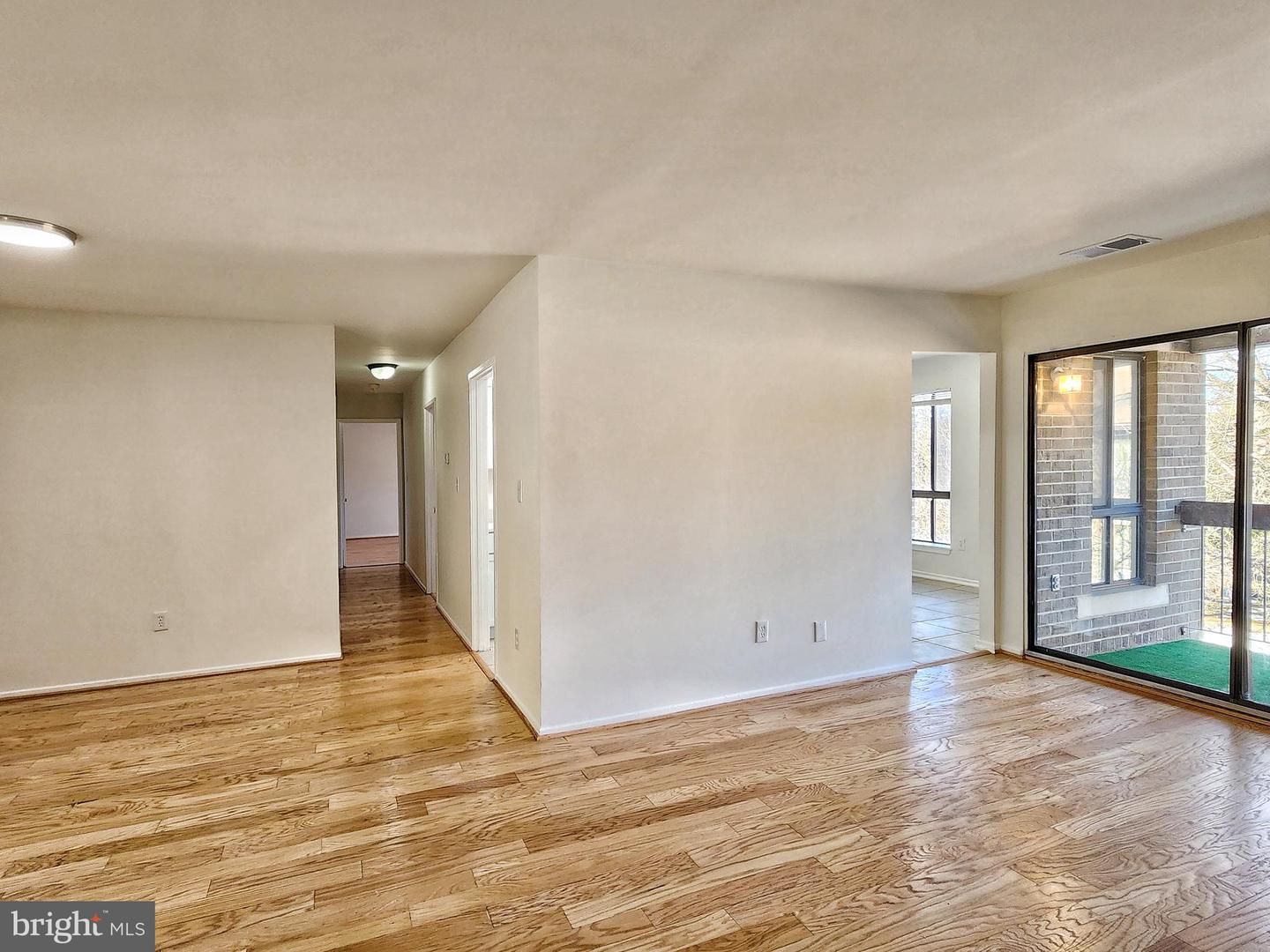 551 FLORIDA AVE #202, HERNDON, Virginia 20170, 2 Bedrooms Bedrooms, ,2 BathroomsBathrooms,Residential,For sale,551 FLORIDA AVE #202,VAFX2290798 MLS # VAFX2290798 551 FLORIDA AVE #202, HERNDON, Virginia 20170, 2 Bedrooms Bedrooms, ,2 BathroomsBathrooms,Residential,For sale,551 FLORIDA AVE #202,VAFX2290798 MLS # VAFX2290798