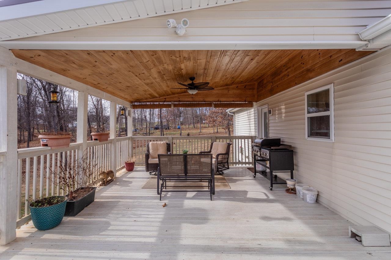 7583 FORD VIEW RD, WEYERS CAVE, Virginia 24486, 3 Bedrooms Bedrooms, ,2 BathroomsBathrooms,Residential,7583 FORD VIEW RD,673247 MLS # 673247