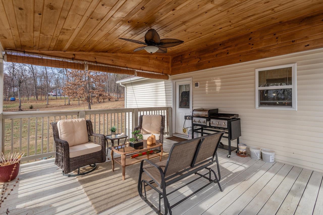 7583 FORD VIEW RD, WEYERS CAVE, Virginia 24486, 3 Bedrooms Bedrooms, ,2 BathroomsBathrooms,Residential,7583 FORD VIEW RD,673247 MLS # 673247