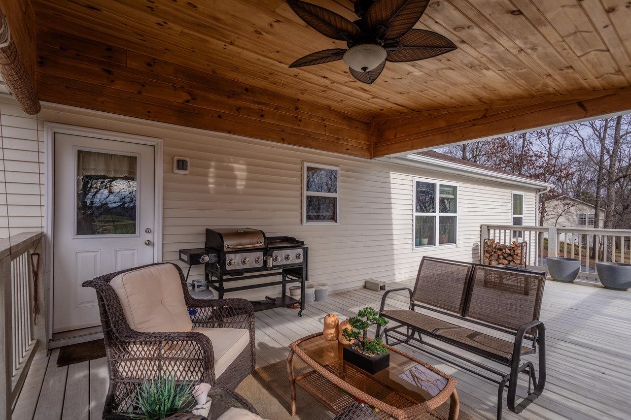 7583 FORD VIEW RD, WEYERS CAVE, Virginia 24486, 3 Bedrooms Bedrooms, ,2 BathroomsBathrooms,Residential,7583 FORD VIEW RD,673247 MLS # 673247