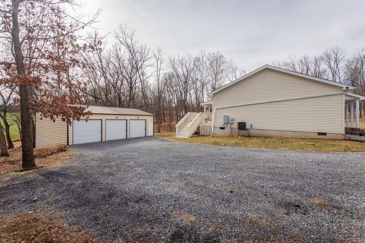 7583 FORD VIEW RD, WEYERS CAVE, Virginia 24486, 3 Bedrooms Bedrooms, ,2 BathroomsBathrooms,Residential,7583 FORD VIEW RD,673247 MLS # 673247