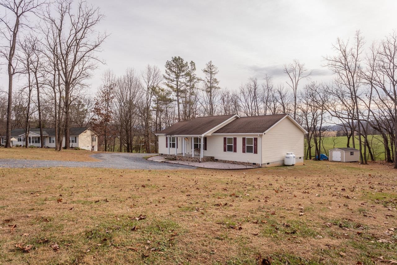 7583 FORD VIEW RD, WEYERS CAVE, Virginia 24486, 3 Bedrooms Bedrooms, ,2 BathroomsBathrooms,Residential,7583 FORD VIEW RD,673247 MLS # 673247