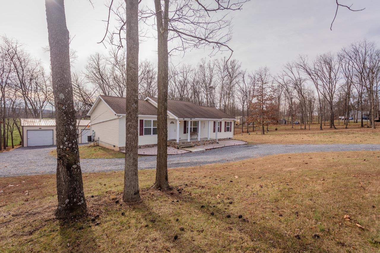 7583 FORD VIEW RD, WEYERS CAVE, Virginia 24486, 3 Bedrooms Bedrooms, ,2 BathroomsBathrooms,Residential,7583 FORD VIEW RD,673247 MLS # 673247