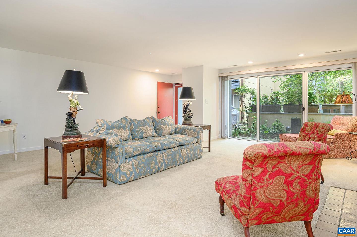 207 NW 2ND ST #D, CHARLOTTESVILLE, Virginia 22902, 2 Bedrooms Bedrooms, ,1 BathroomBathrooms,Residential,For sale,207 NW 2ND ST #D,672977 MLS # 672977