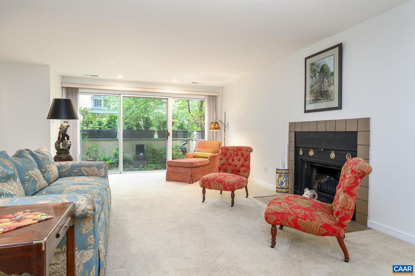 207 NW 2ND ST #D, CHARLOTTESVILLE, Virginia 22902, 2 Bedrooms Bedrooms, ,1 BathroomBathrooms,Residential,For sale,207 NW 2ND ST #D,672977 MLS # 672977