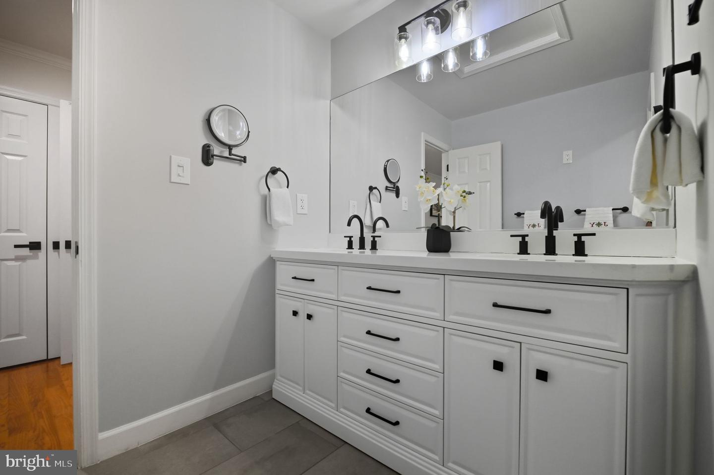 11728 STUART MILL RD, OAKTON, Virginia 22124, 5 Bedrooms Bedrooms, 8 Rooms Rooms,2 BathroomsBathrooms,Residential,For sale,11728 STUART MILL RD,VAFX2288990 MLS # VAFX2288990