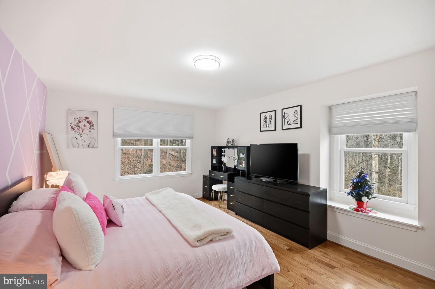 11728 STUART MILL RD, OAKTON, Virginia 22124, 5 Bedrooms Bedrooms, 8 Rooms Rooms,2 BathroomsBathrooms,Residential,For sale,11728 STUART MILL RD,VAFX2288990 MLS # VAFX2288990