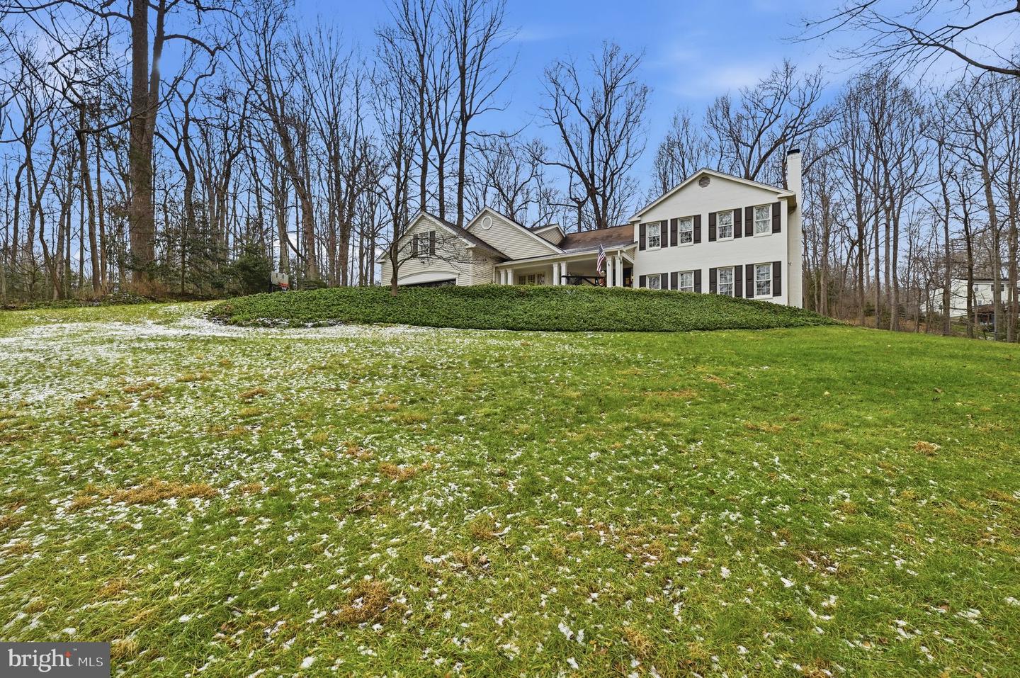 11728 STUART MILL RD, OAKTON, Virginia 22124, 5 Bedrooms Bedrooms, 8 Rooms Rooms,2 BathroomsBathrooms,Residential,For sale,11728 STUART MILL RD,VAFX2288990 MLS # VAFX2288990