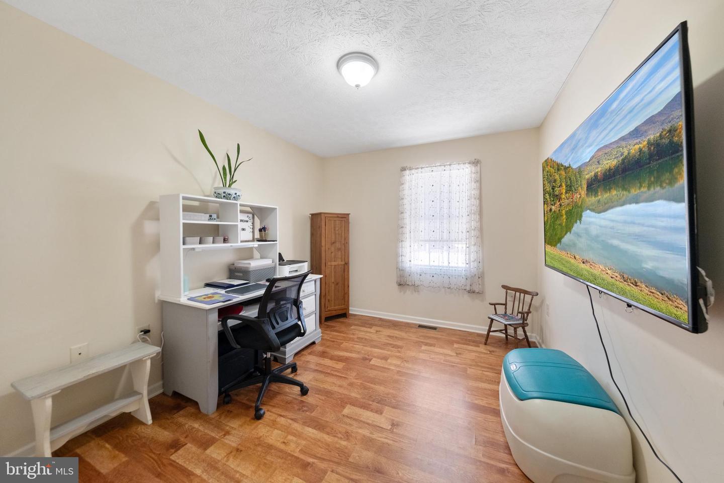 450 CREEKSIDE DR, LURAY, Virginia 22835, 3 Bedrooms Bedrooms, 6 Rooms Rooms,2 BathroomsBathrooms,Residential,For sale,450 CREEKSIDE DR,VAPA2006030 MLS # VAPA2006030