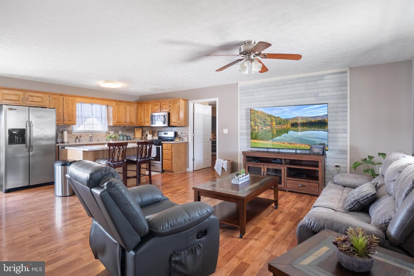 450 CREEKSIDE DR, LURAY, Virginia 22835, 3 Bedrooms Bedrooms, 6 Rooms Rooms,2 BathroomsBathrooms,Residential,For sale,450 CREEKSIDE DR,VAPA2006030 MLS # VAPA2006030