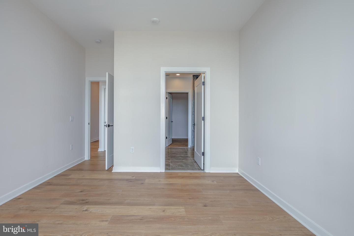 255 W. FALLS STATION BLVD #PH1, FALLS CHURCH, Virginia 22046, 3 Bedrooms Bedrooms, 6 Rooms Rooms,2 BathroomsBathrooms,Residential,For sale,255 W. FALLS STATION BLVD #PH1,VAFA2002242 MLS # VAFA2002242