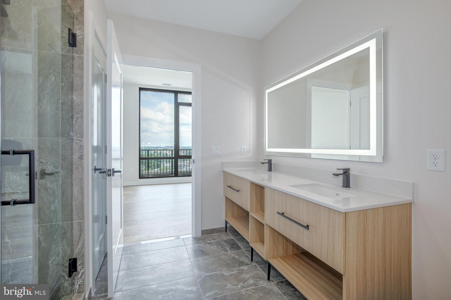 255 W. FALLS STATION BLVD #PH1, FALLS CHURCH, Virginia 22046, 3 Bedrooms Bedrooms, 6 Rooms Rooms,2 BathroomsBathrooms,Residential,For sale,255 W. FALLS STATION BLVD #PH1,VAFA2002242 MLS # VAFA2002242