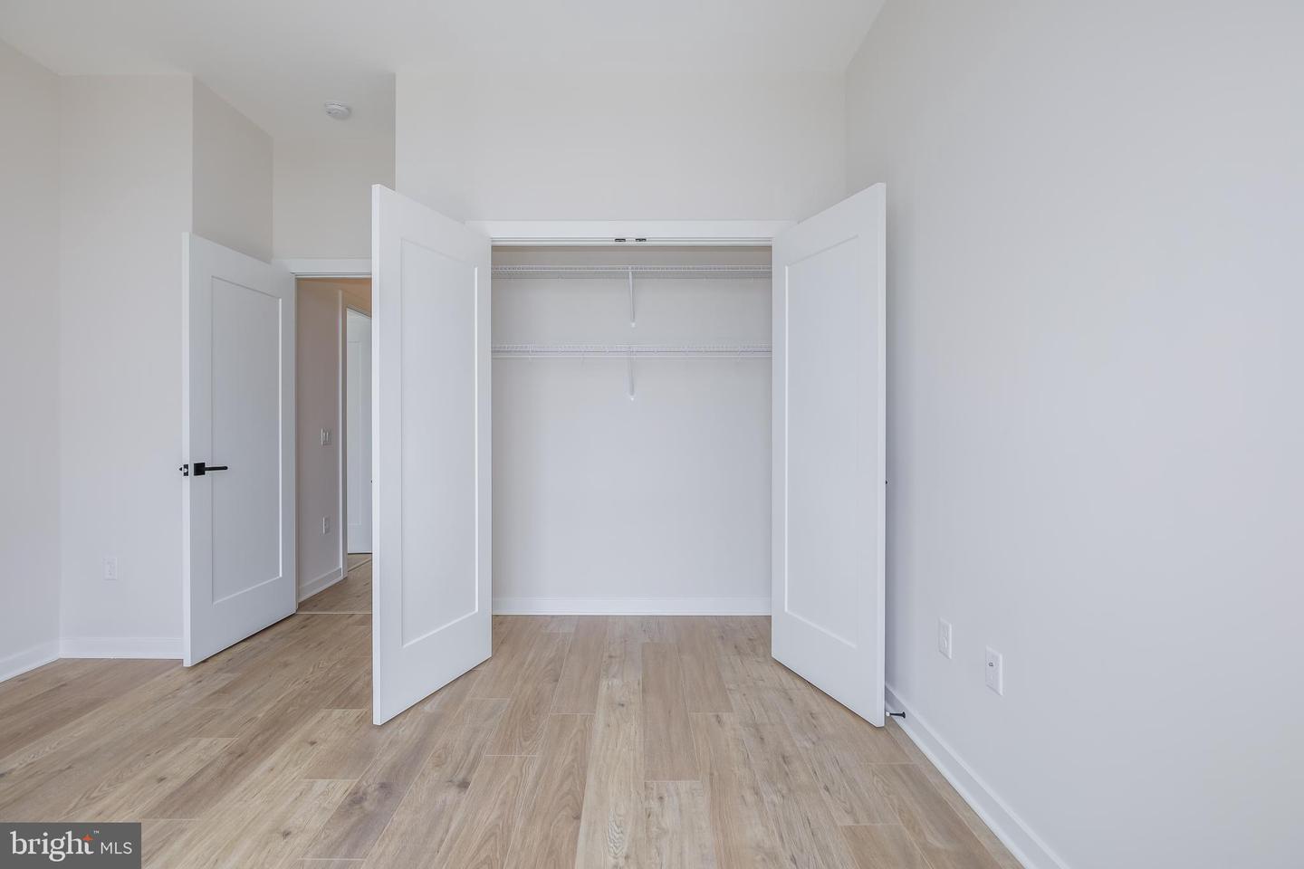 255 W. FALLS STATION BLVD #PH1, FALLS CHURCH, Virginia 22046, 3 Bedrooms Bedrooms, 6 Rooms Rooms,2 BathroomsBathrooms,Residential,For sale,255 W. FALLS STATION BLVD #PH1,VAFA2002242 MLS # VAFA2002242