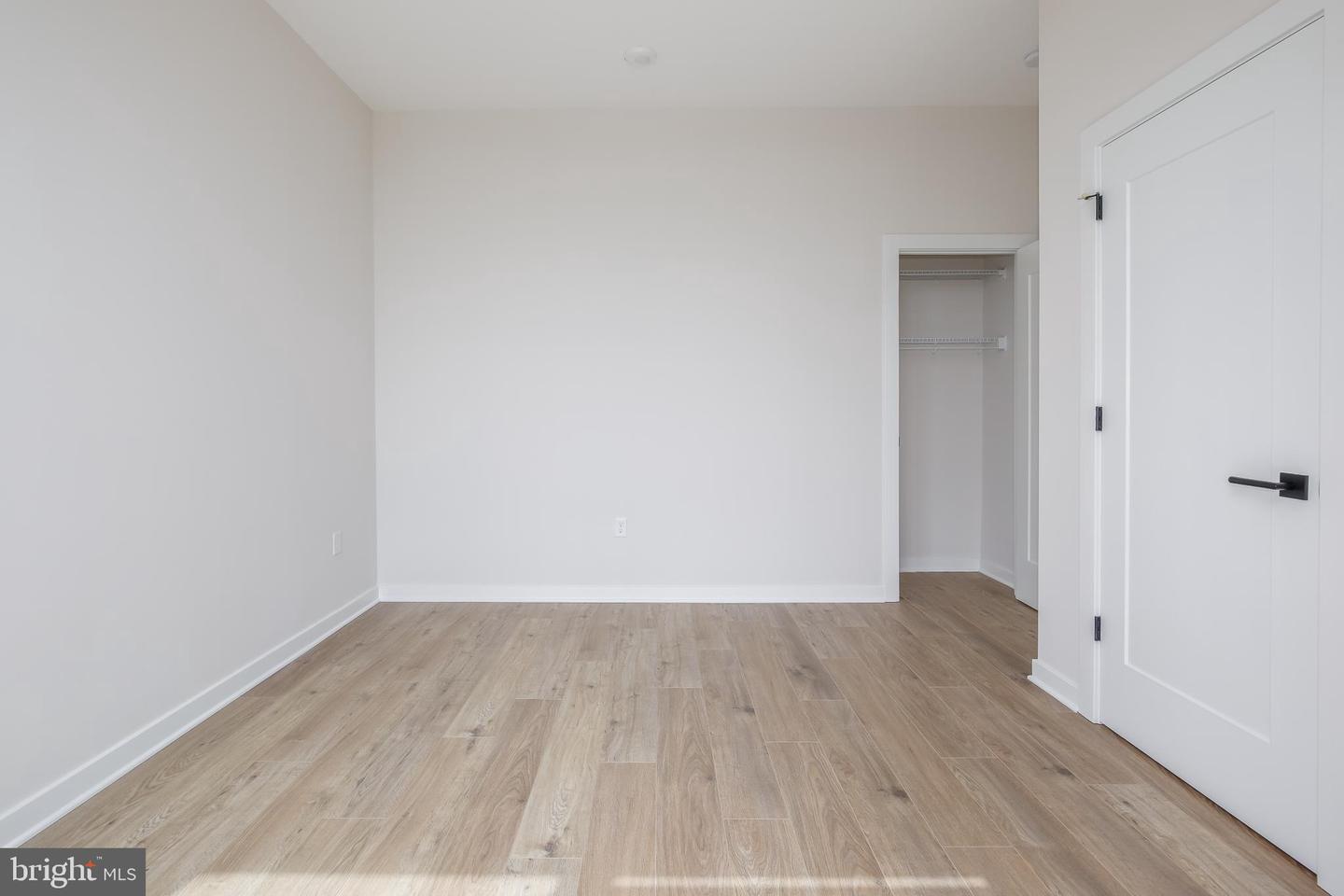 255 W. FALLS STATION BLVD #PH1, FALLS CHURCH, Virginia 22046, 3 Bedrooms Bedrooms, 6 Rooms Rooms,2 BathroomsBathrooms,Residential,For sale,255 W. FALLS STATION BLVD #PH1,VAFA2002242 MLS # VAFA2002242