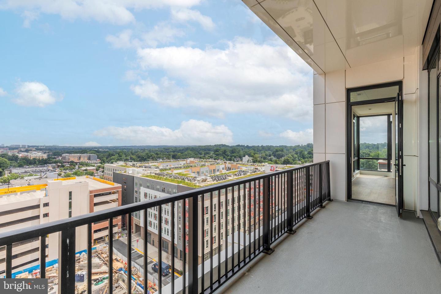 255 W. FALLS STATION BLVD #PH1, FALLS CHURCH, Virginia 22046, 3 Bedrooms Bedrooms, 6 Rooms Rooms,2 BathroomsBathrooms,Residential,For sale,255 W. FALLS STATION BLVD #PH1,VAFA2002242 MLS # VAFA2002242