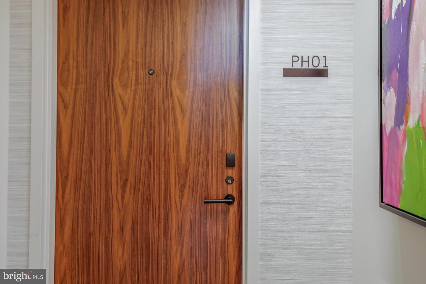 255 W. FALLS STATION BLVD #PH1, FALLS CHURCH, Virginia 22046, 3 Bedrooms Bedrooms, 6 Rooms Rooms,2 BathroomsBathrooms,Residential,For sale,255 W. FALLS STATION BLVD #PH1,VAFA2002242 MLS # VAFA2002242