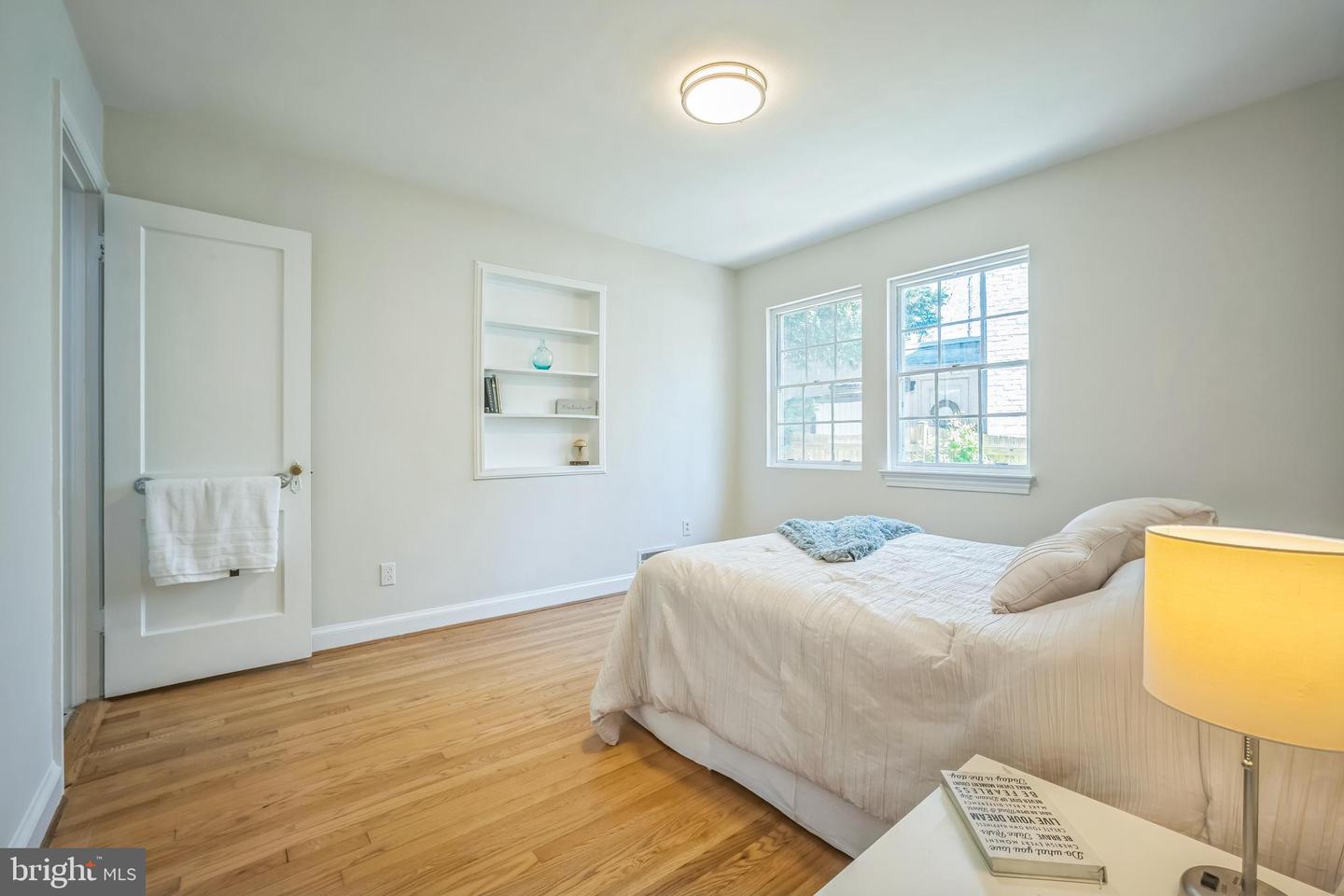 6105 26TH ST N, ARLINGTON, Virginia 22207, 3 Bedrooms Bedrooms, ,2 BathroomsBathrooms,Residential,For sale,6105 26TH ST N,VAAR2056342 MLS # VAAR2056342