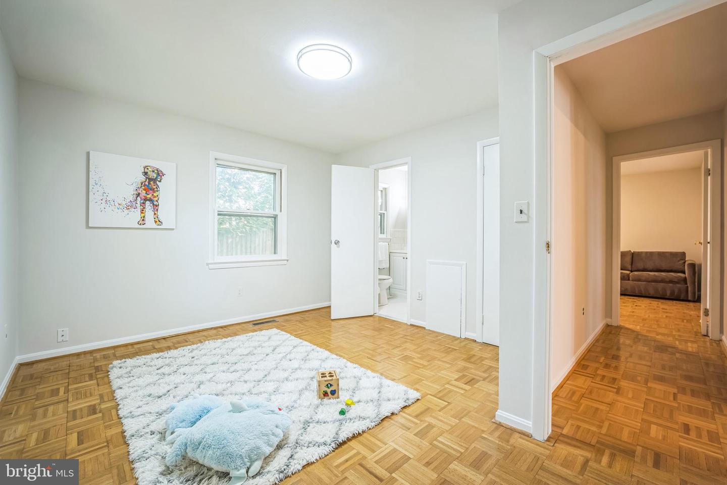 6105 26TH ST N, ARLINGTON, Virginia 22207, 3 Bedrooms Bedrooms, ,2 BathroomsBathrooms,Residential,For sale,6105 26TH ST N,VAAR2056342 MLS # VAAR2056342