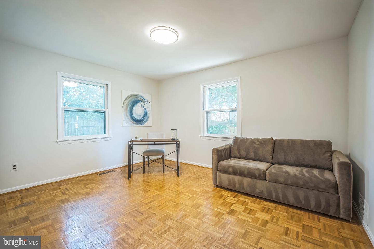 6105 26TH ST N, ARLINGTON, Virginia 22207, 3 Bedrooms Bedrooms, ,2 BathroomsBathrooms,Residential,For sale,6105 26TH ST N,VAAR2056342 MLS # VAAR2056342