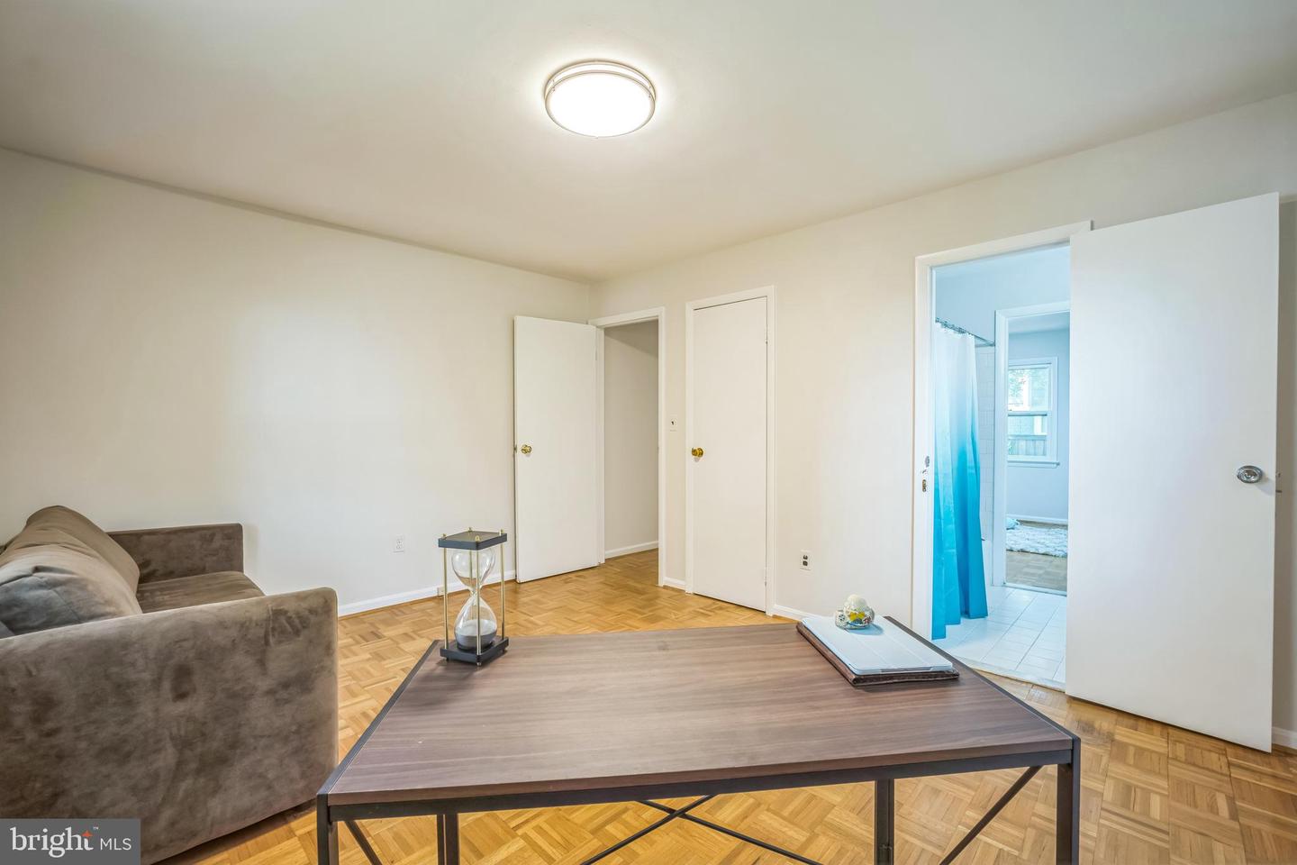 6105 26TH ST N, ARLINGTON, Virginia 22207, 3 Bedrooms Bedrooms, ,2 BathroomsBathrooms,Residential,For sale,6105 26TH ST N,VAAR2056342 MLS # VAAR2056342