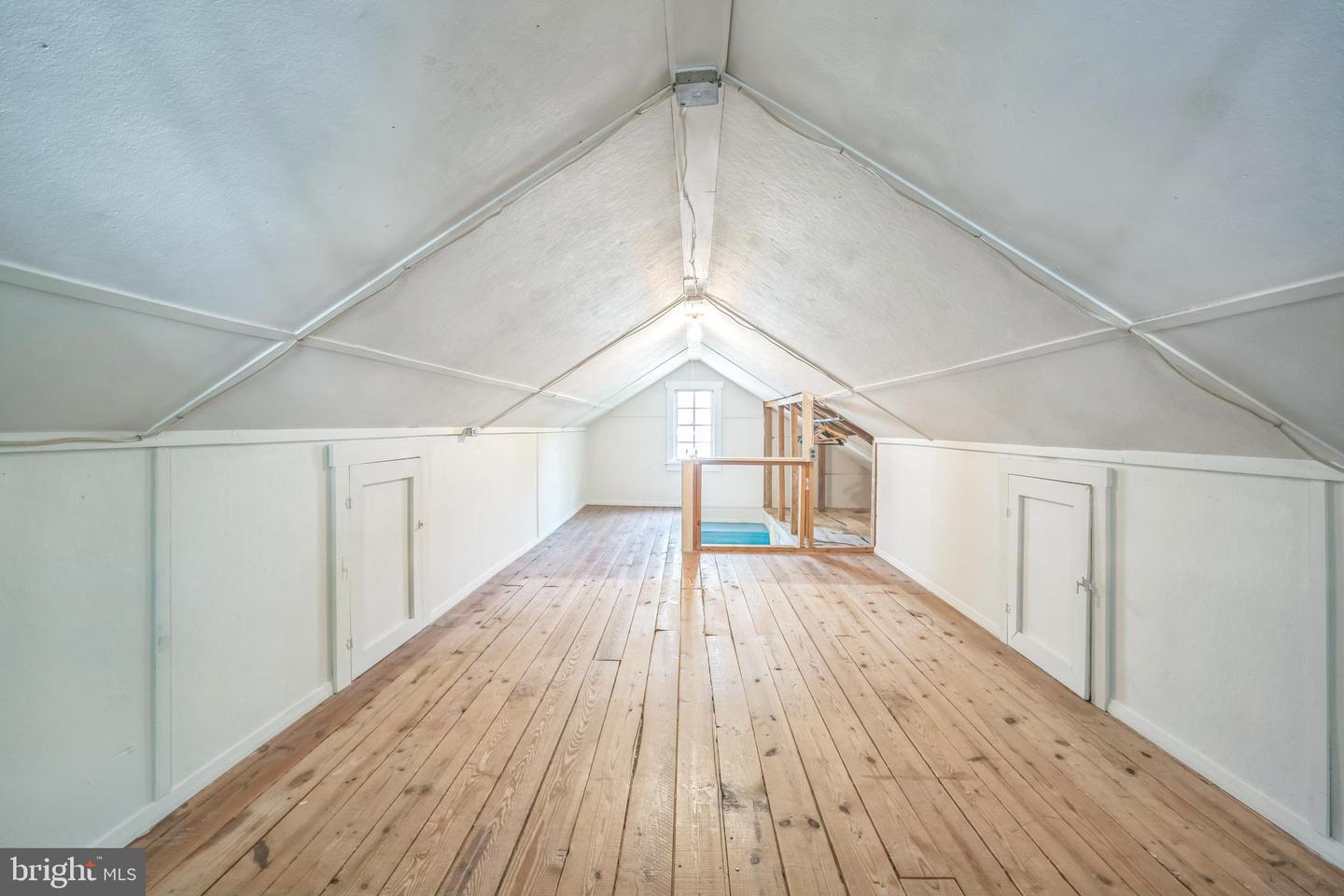 6105 26TH ST N, ARLINGTON, Virginia 22207, 3 Bedrooms Bedrooms, ,2 BathroomsBathrooms,Residential,For sale,6105 26TH ST N,VAAR2056342 MLS # VAAR2056342