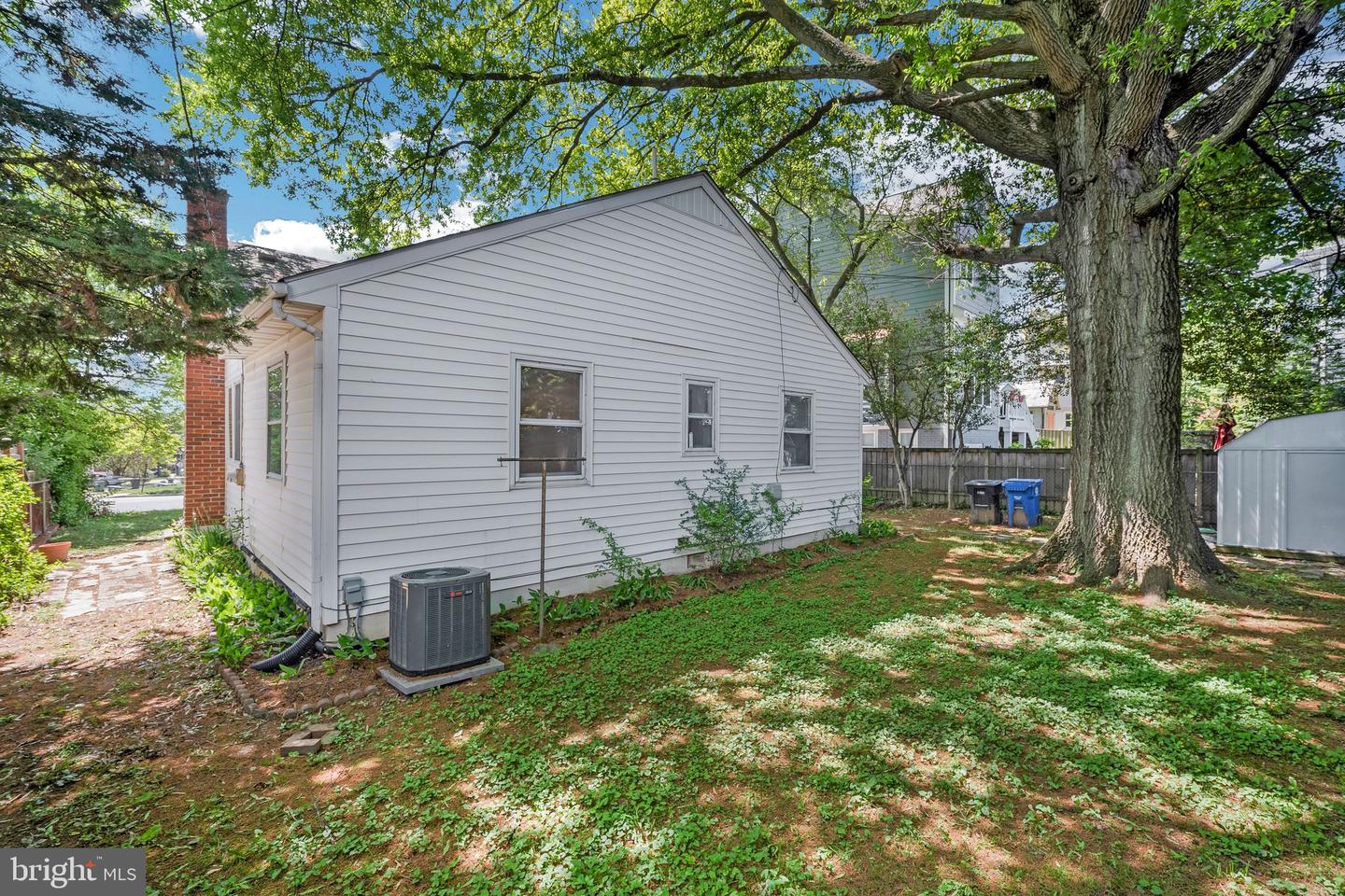 6105 26TH ST N, ARLINGTON, Virginia 22207, 3 Bedrooms Bedrooms, ,2 BathroomsBathrooms,Residential,For sale,6105 26TH ST N,VAAR2056342 MLS # VAAR2056342