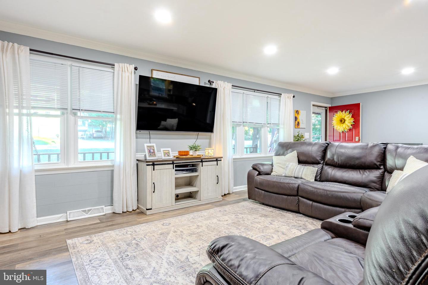 2137 AQUIA DR, STAFFORD, Virginia 22554, 3 Bedrooms Bedrooms, 5 Rooms Rooms,2 BathroomsBathrooms,Residential,For sale,2137 AQUIA DR,VAST2043162 MLS # VAST2043162