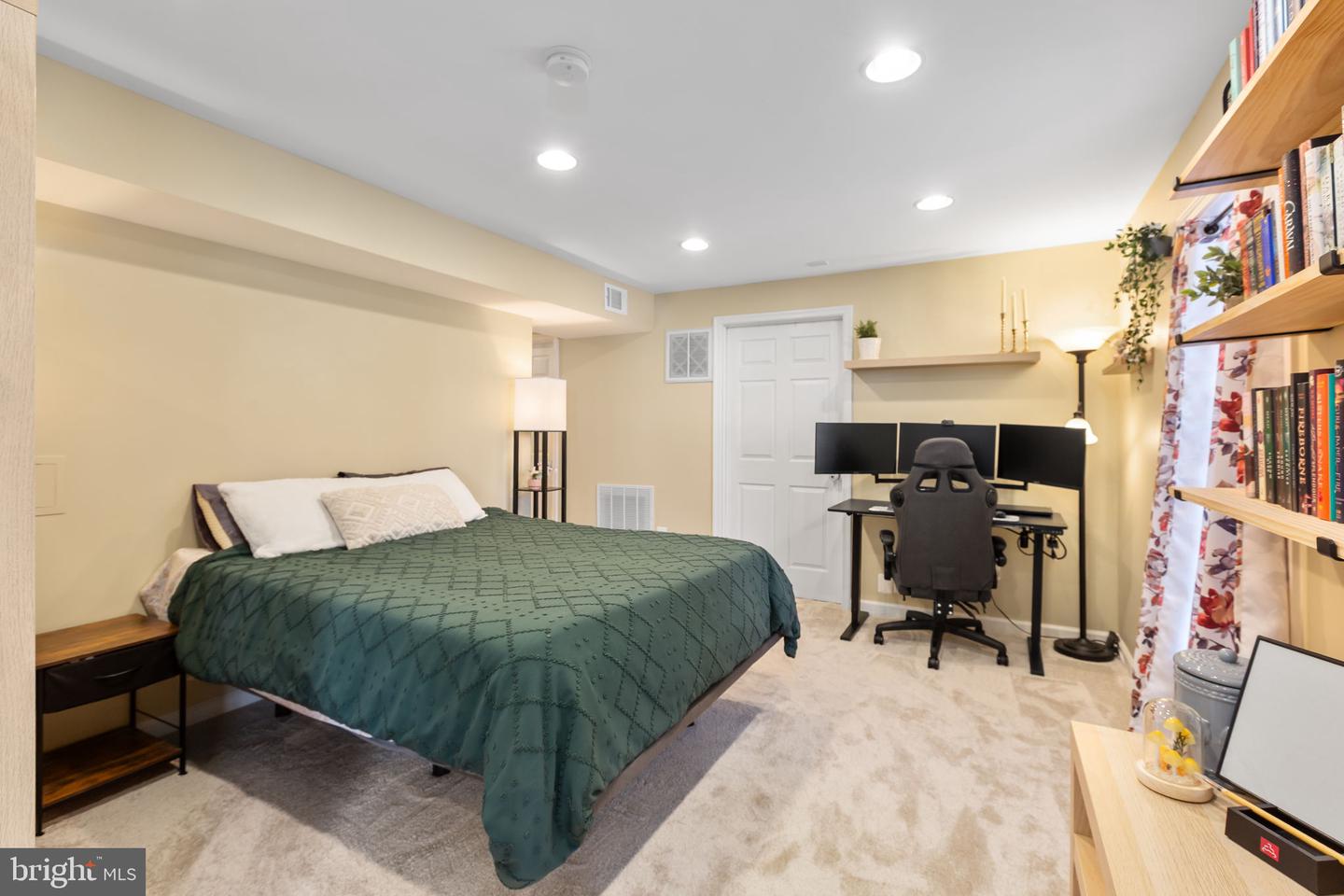 6 SUNSTONE DR, FREDERICKSBURG, Virginia 22406, 4 Bedrooms Bedrooms, ,3 BathroomsBathrooms,Residential,For sale,6 SUNSTONE DR,VAST2045830 MLS # VAST2045830