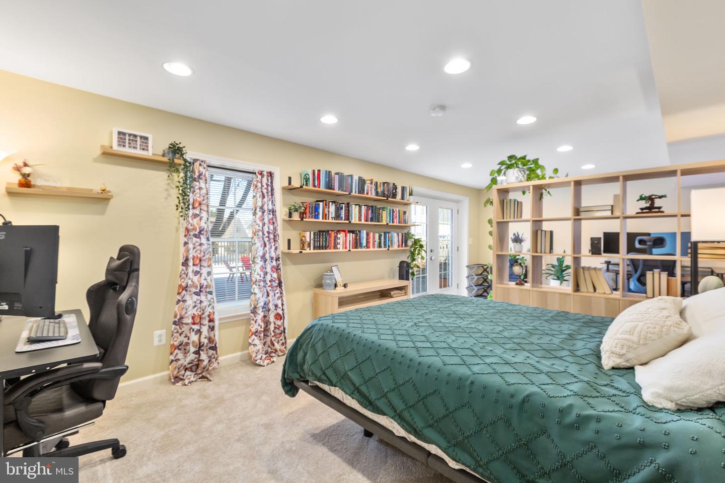 6 SUNSTONE DR, FREDERICKSBURG, Virginia 22406, 4 Bedrooms Bedrooms, ,3 BathroomsBathrooms,Residential,For sale,6 SUNSTONE DR,VAST2045830 MLS # VAST2045830