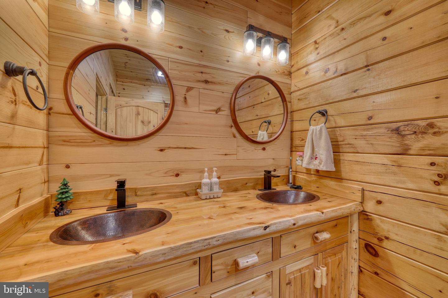 131 UPPER SPRINGS LN, WOODSTOCK, Virginia 22664, 3 Bedrooms Bedrooms, ,3 BathroomsBathrooms,Residential,For sale,131 UPPER SPRINGS LN,VASH2013546 MLS # VASH2013546