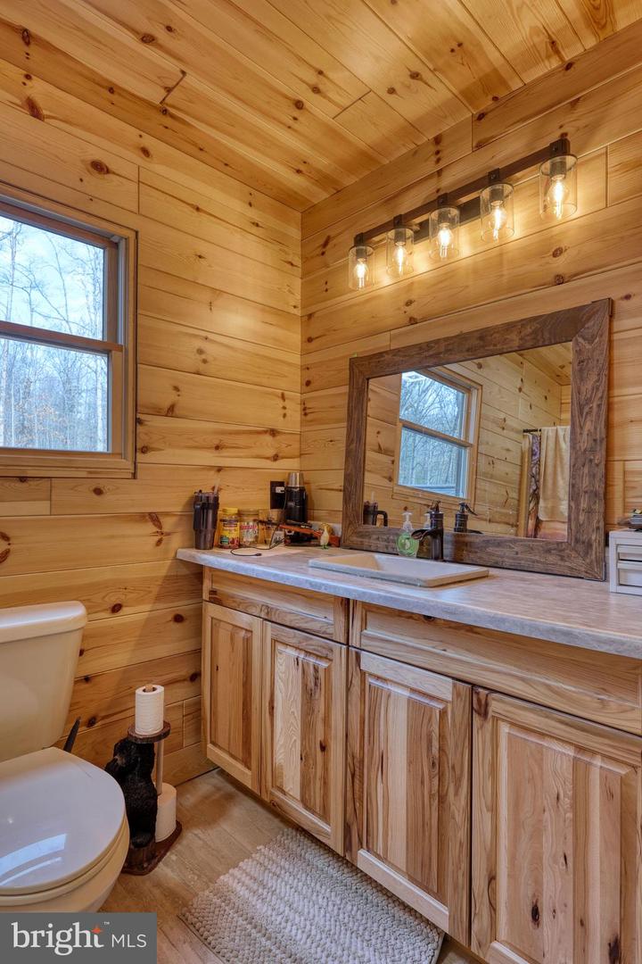 131 UPPER SPRINGS LN, WOODSTOCK, Virginia 22664, 3 Bedrooms Bedrooms, ,3 BathroomsBathrooms,Residential,For sale,131 UPPER SPRINGS LN,VASH2013546 MLS # VASH2013546