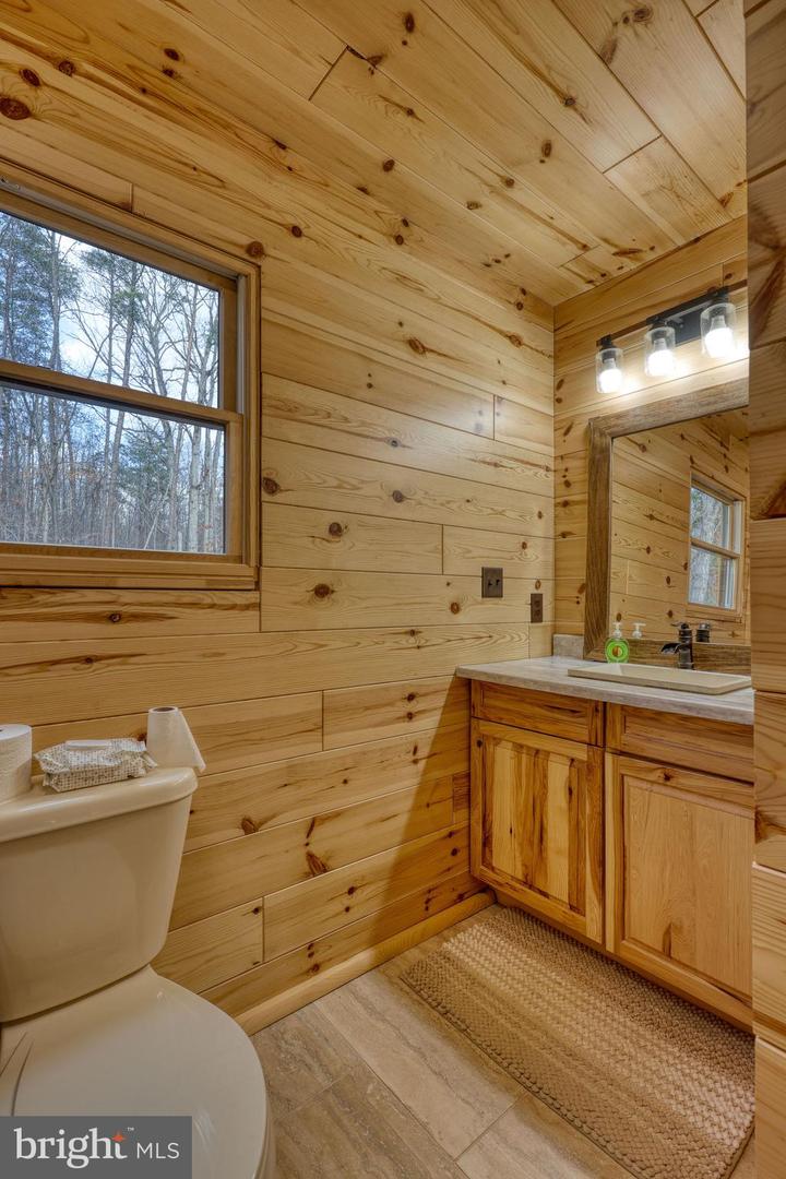 131 UPPER SPRINGS LN, WOODSTOCK, Virginia 22664, 3 Bedrooms Bedrooms, ,3 BathroomsBathrooms,Residential,For sale,131 UPPER SPRINGS LN,VASH2013546 MLS # VASH2013546