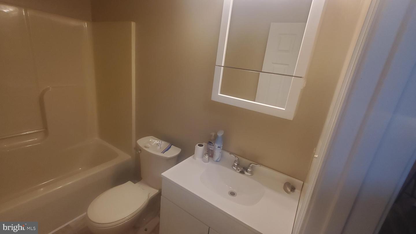 1292-F5 OX RD, WOODSTOCK, Virginia 22664, 2 Bedrooms Bedrooms, ,2 BathroomsBathrooms,Residential,For sale,1292-F5 OX RD,VASH2013568 MLS # VASH2013568