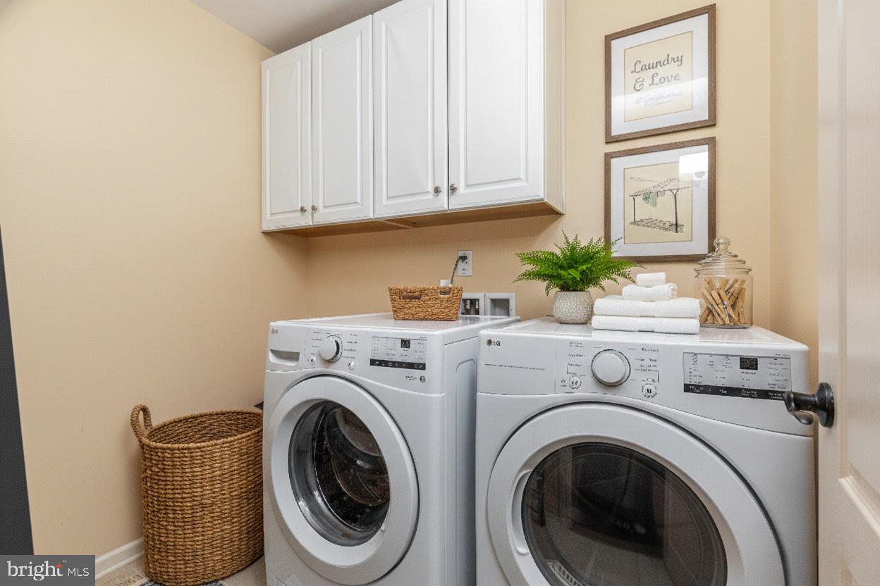 42134 AUTUMN RAIN CIR, BRAMBLETON, Virginia 20148, 5 Bedrooms Bedrooms, ,4 BathroomsBathrooms,Residential,For sale,42134 AUTUMN RAIN CIR,VALO2115822 MLS # VALO2115822