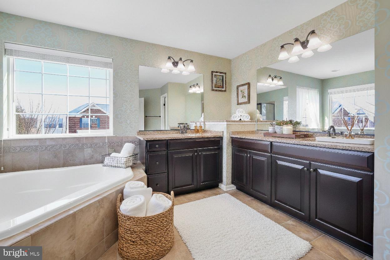 42134 AUTUMN RAIN CIR, BRAMBLETON, Virginia 20148, 5 Bedrooms Bedrooms, ,4 BathroomsBathrooms,Residential,For sale,42134 AUTUMN RAIN CIR,VALO2115822 MLS # VALO2115822